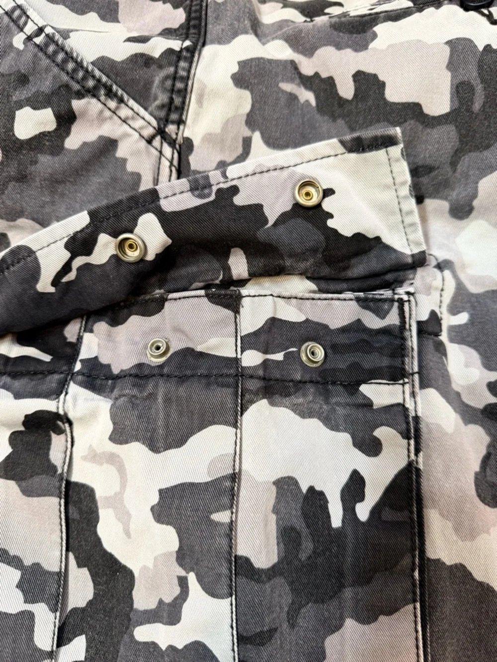 Levi's Men's Cargo Shorts Gray & Black Camo Sz‎ 40